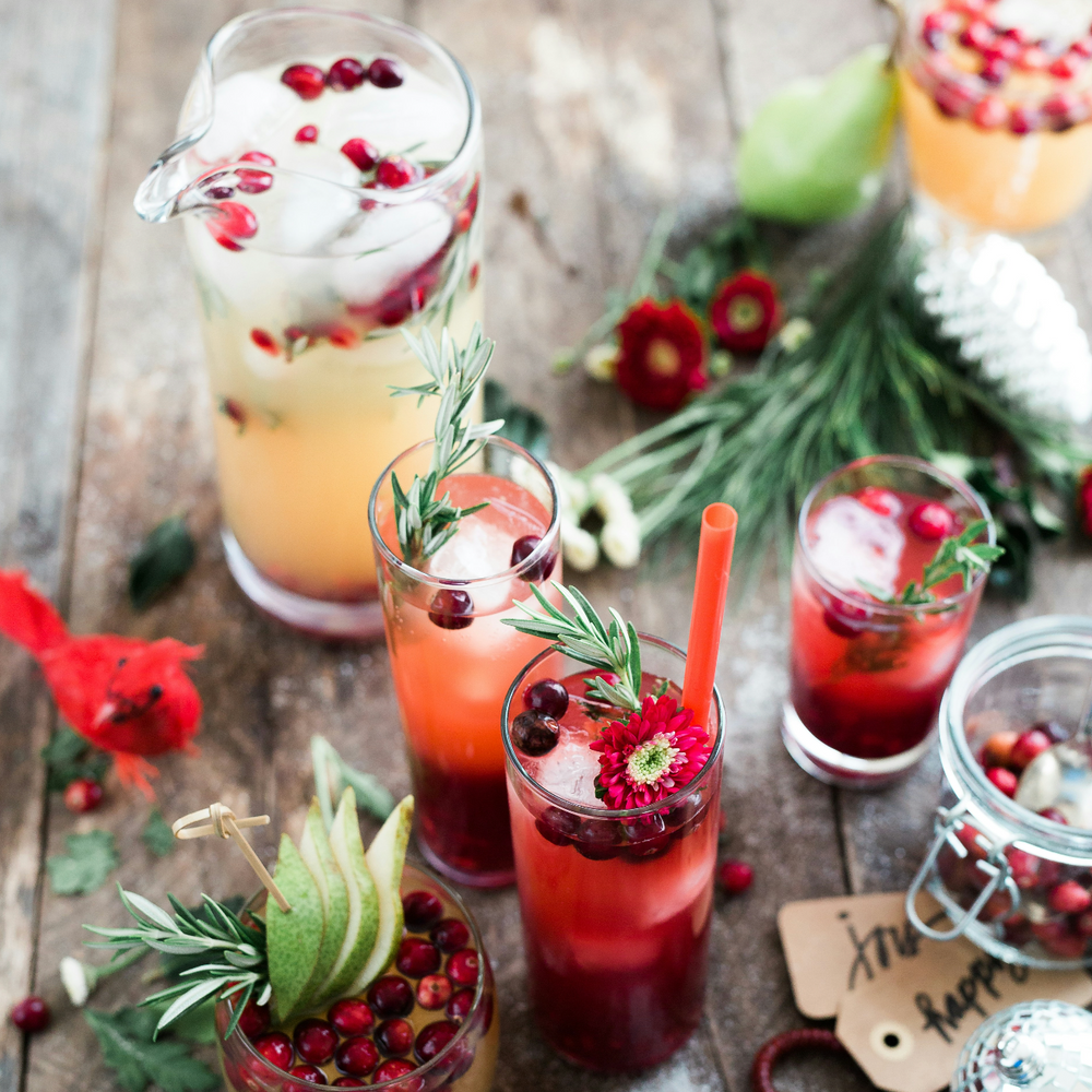 Creative Holiday Cocktails: Recipes and Hosting Tips for Festive Drinks