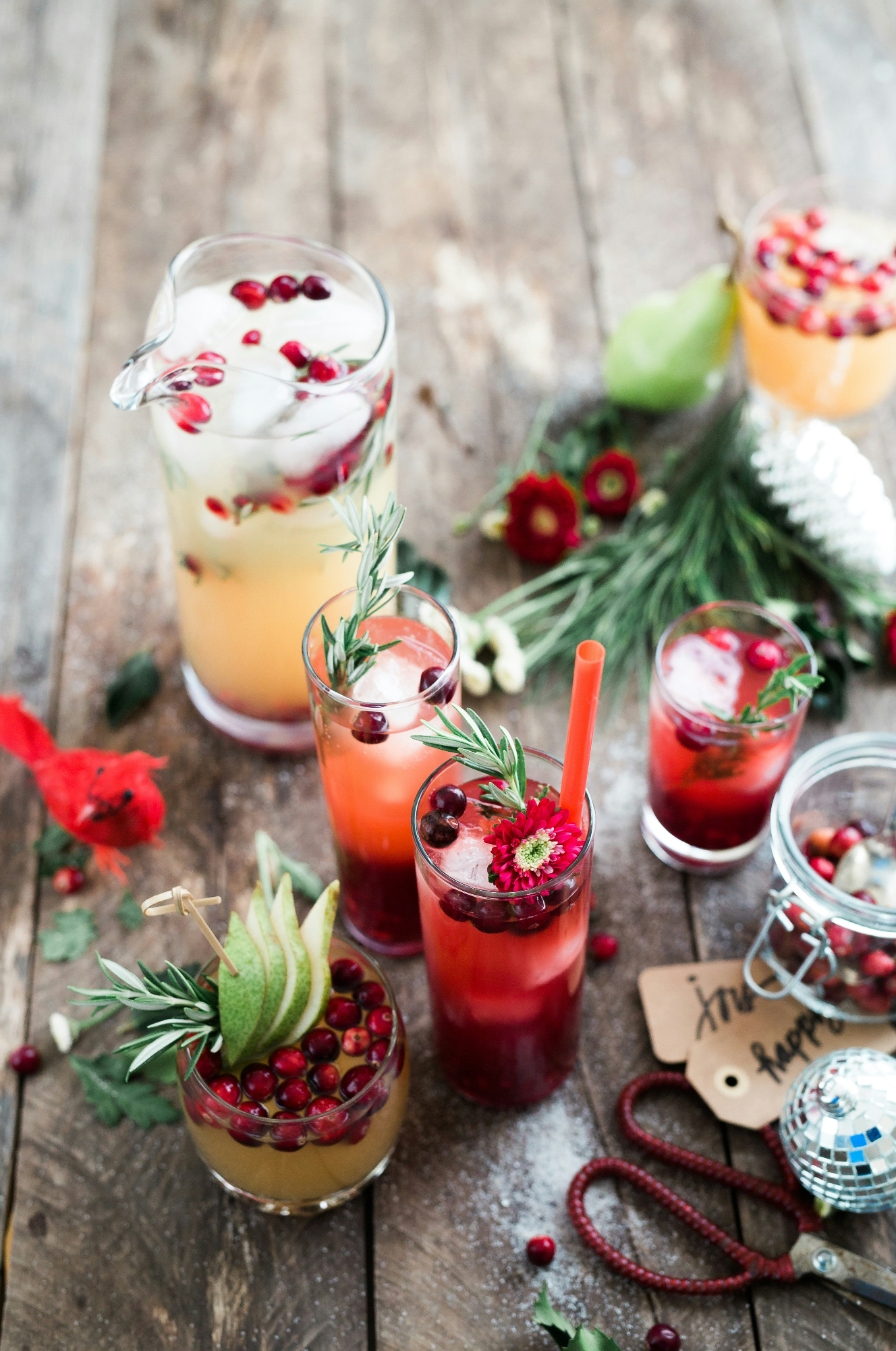 Creative Holiday Cocktails: Recipes and Hosting Tips for Festive Drinks