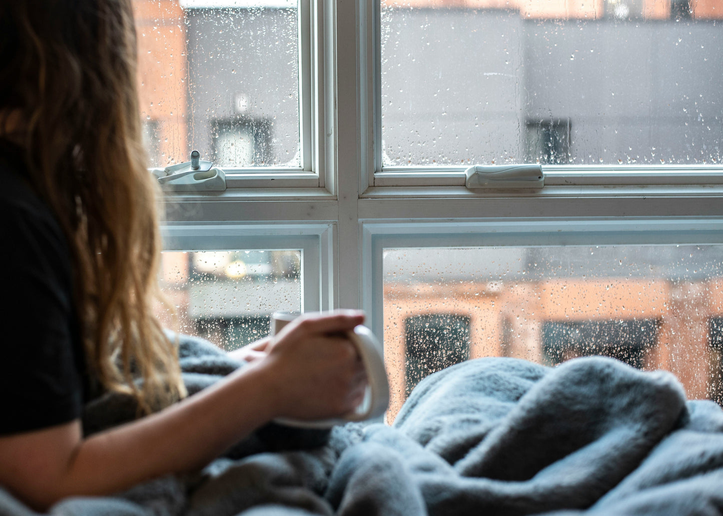 cozy winter by the window. wine chiller, chilled wine, personal wine chiller, chilled glasses, cold wine, vochill stemless wine chiller. 